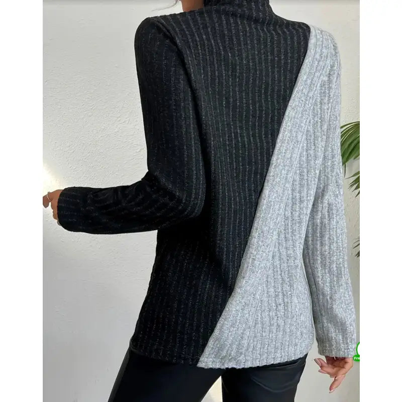 black and grey
Pit Strip Color-blocked Top