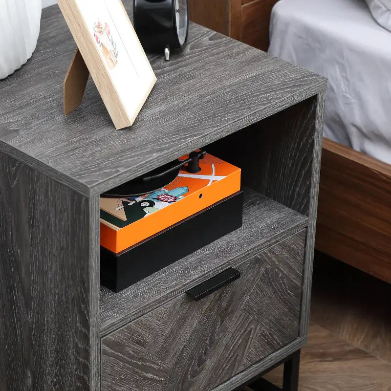 Modern Bedside Table - sleek-selections
