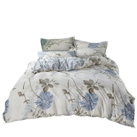 Floral patterned bedding set.