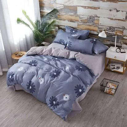 Floral patterned bedding set.
