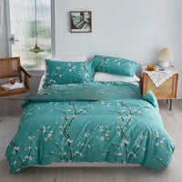 Floral patterned bedding set.