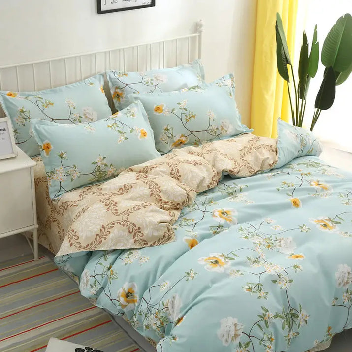 Floral patterned bedding set.