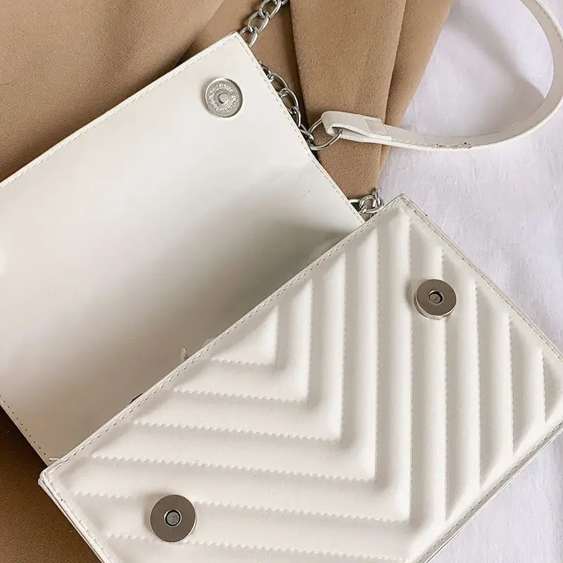 Trendy  Chain Shoulder Bag - sleek-selections